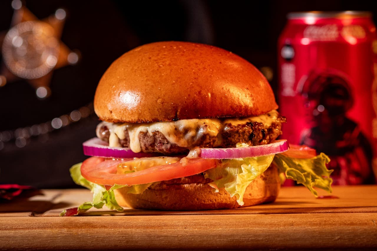 Saindo mais um Texas Classic no capricho! 🍔🌵